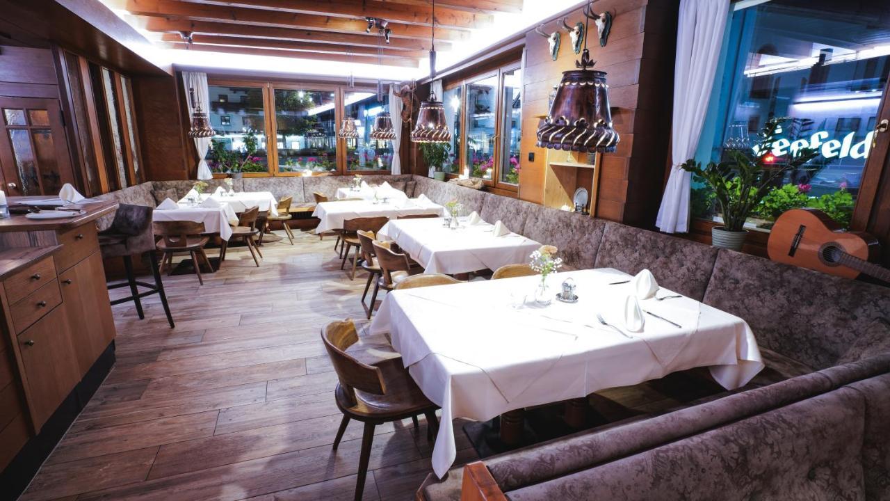 Tiroler Weinstube Aparthotel Seefeld in Tirol Exteriör bild