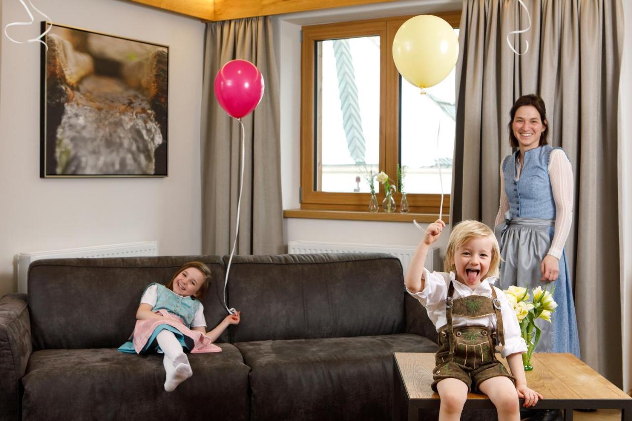 Tiroler Weinstube Aparthotel Seefeld in Tirol Exteriör bild