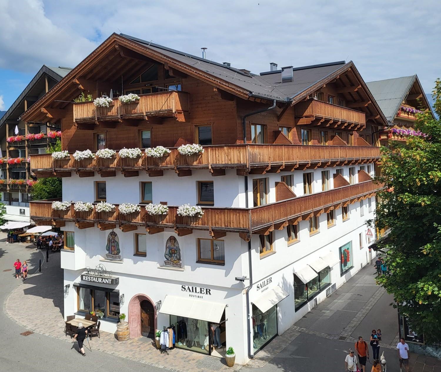 Tiroler Weinstube Aparthotel Seefeld in Tirol Exteriör bild
