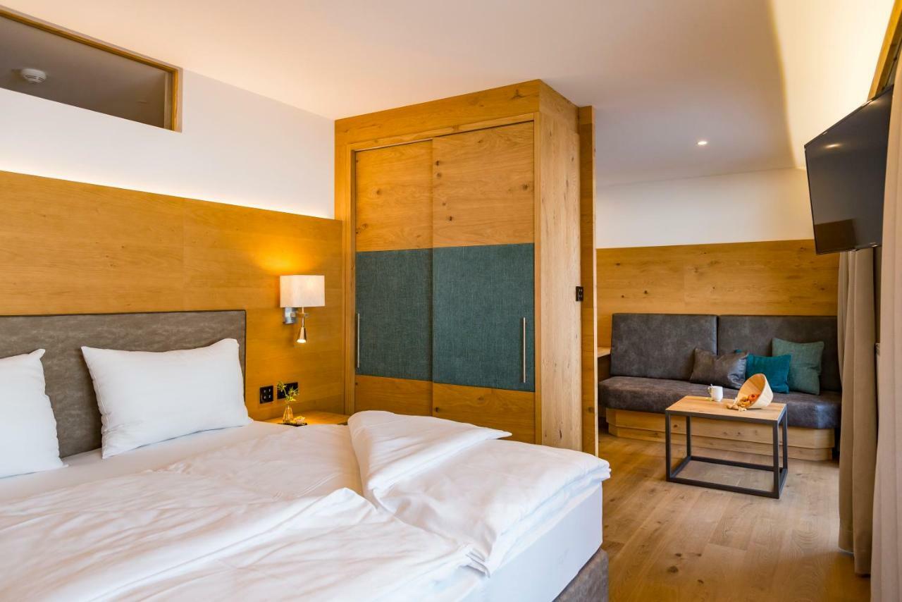 Tiroler Weinstube Aparthotel Seefeld in Tirol Exteriör bild