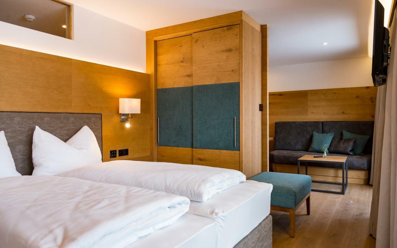 Tiroler Weinstube Aparthotel Seefeld in Tirol Exteriör bild