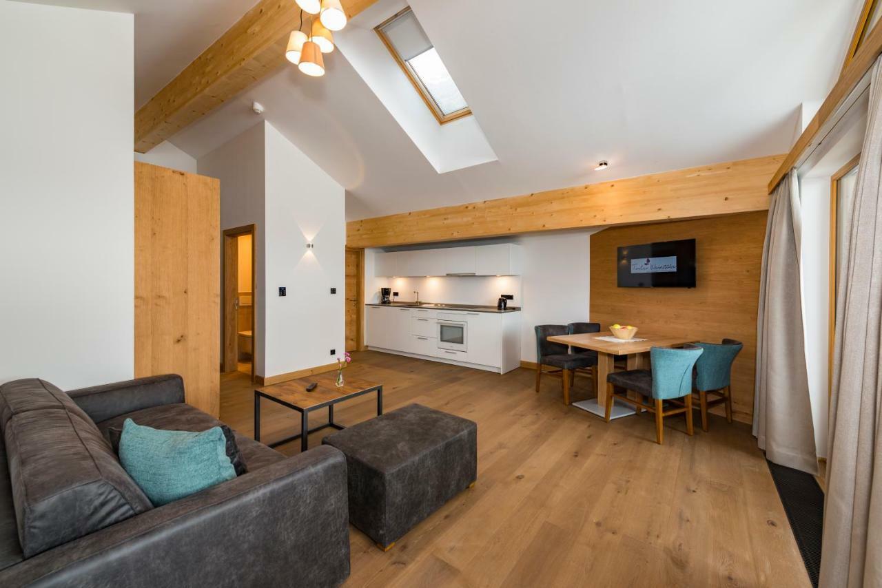 Tiroler Weinstube Aparthotel Seefeld in Tirol Exteriör bild