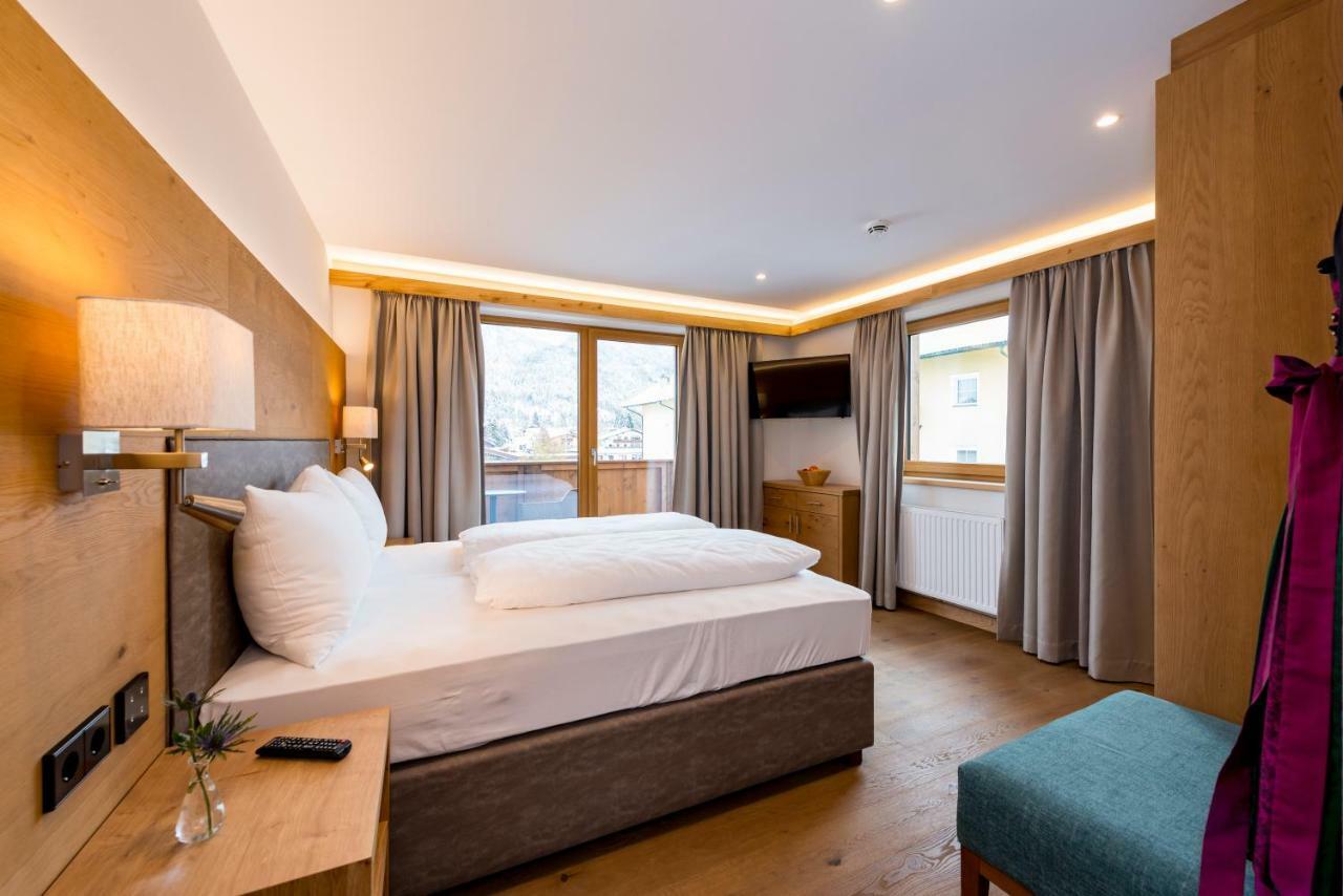 Tiroler Weinstube Aparthotel Seefeld in Tirol Exteriör bild